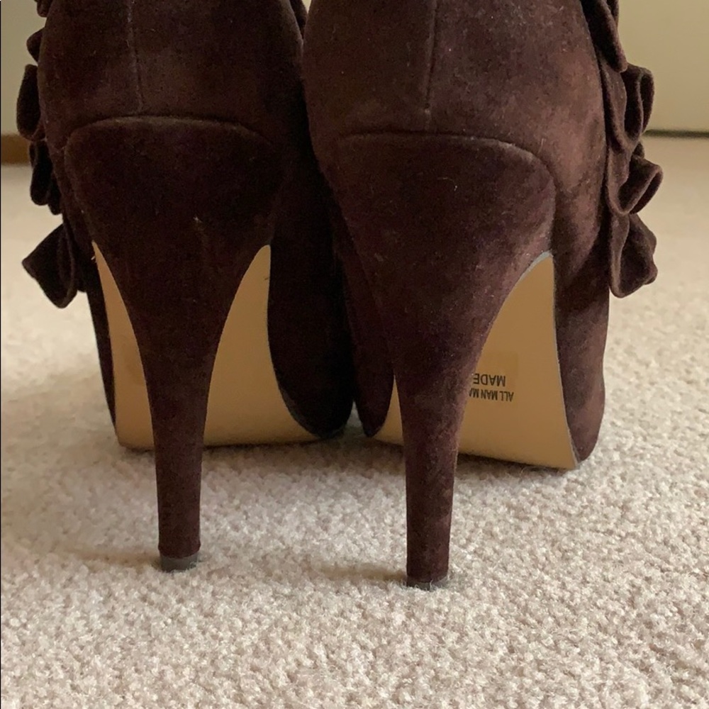 Brown Ruffle Heels - Picture 5 of 5